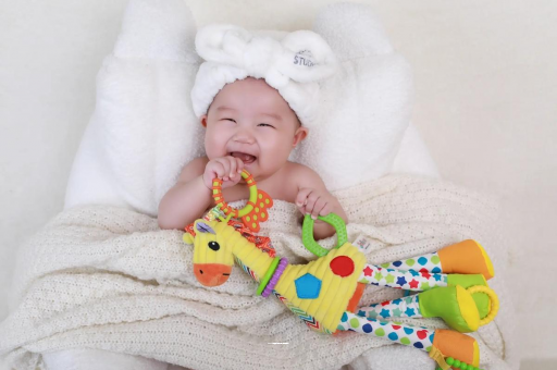 祁东怎么判断宝宝是否斜颈 祁东怎么判断宝宝是否斜颈